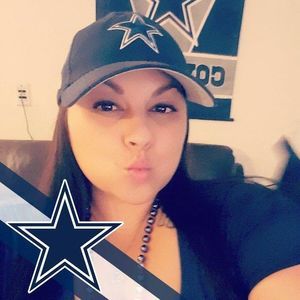 Meet your Posher, Roxanne